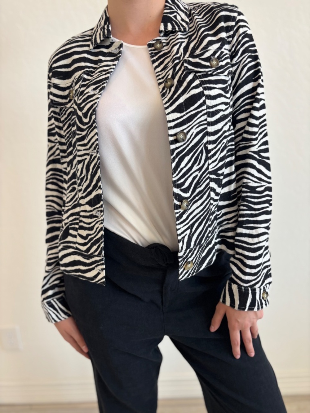 Tahari Zebra Print Linen Blend Cropped Button-Up Jacket - Size Small